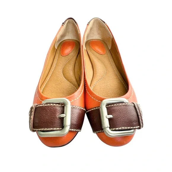 NWOB Fossil Coral and Brown Loafers with Stylish Buckle - Picture 4 of 7